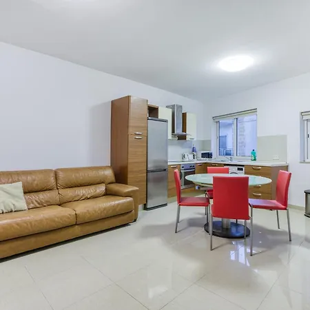 A Comfy 1br In The Centre Of By 360 Estates Apartment Msida